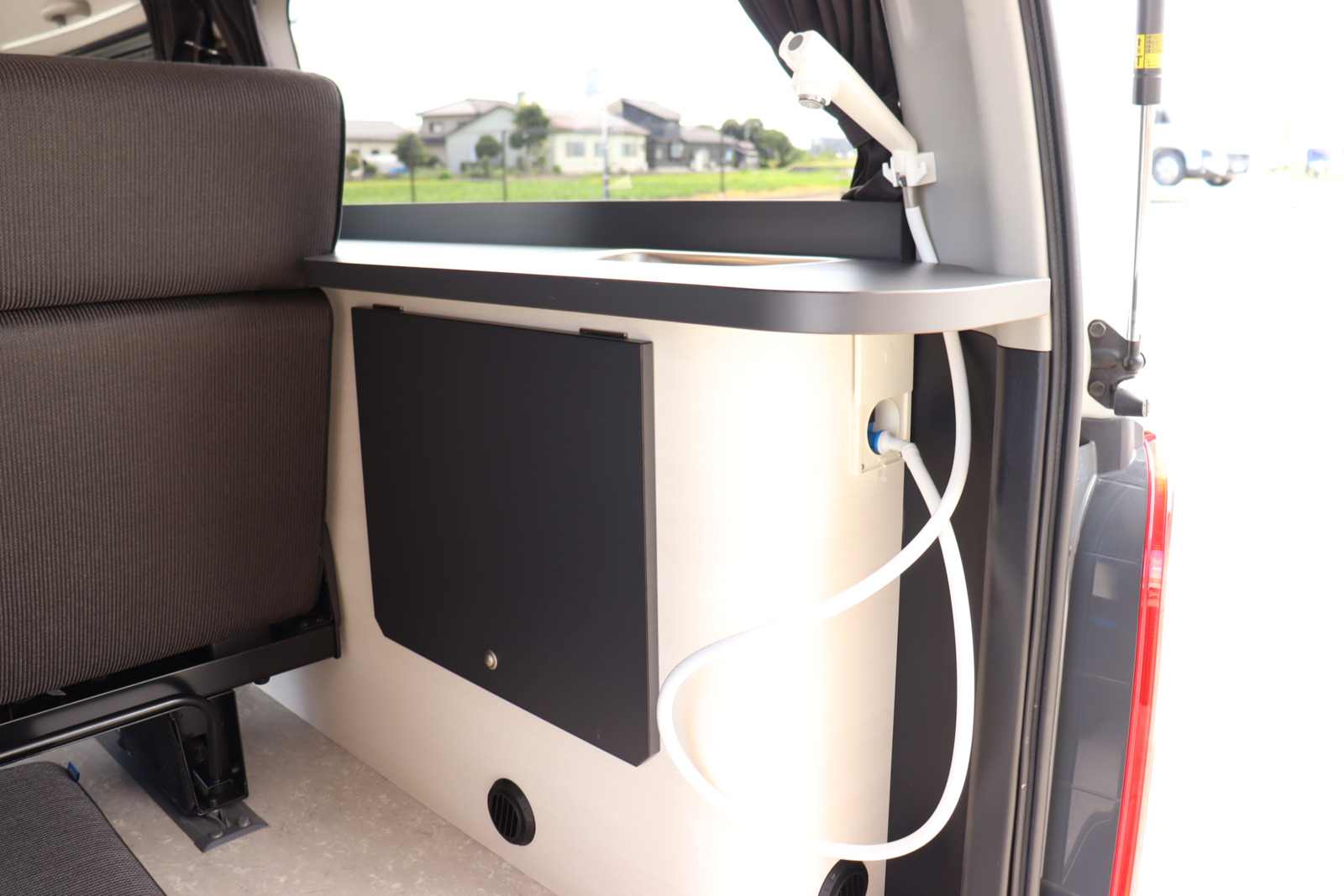 キャンピングカーバンコン