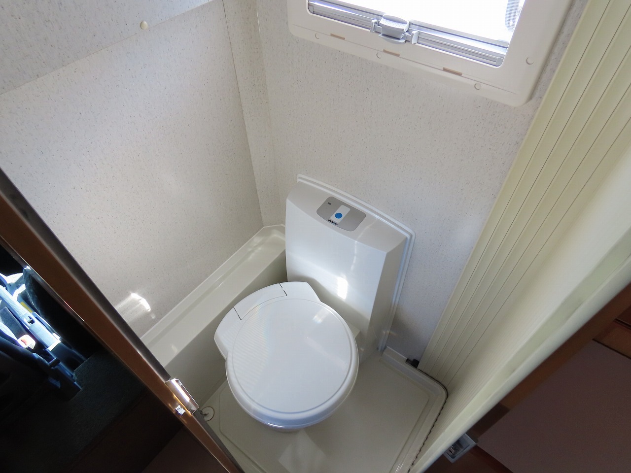 キャンピングカーキャブコン