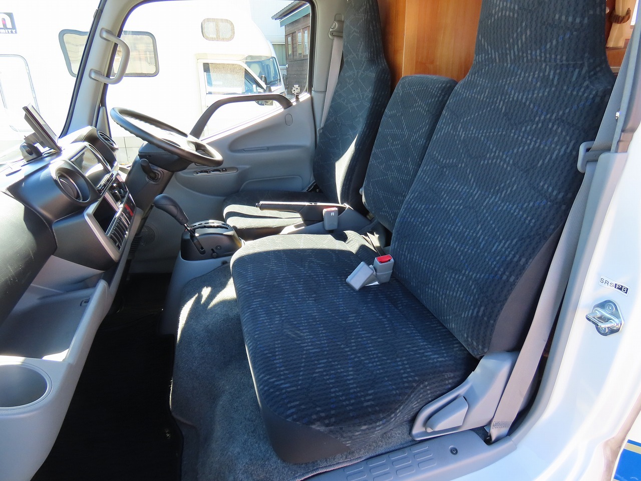 キャンピングカーキャブコン