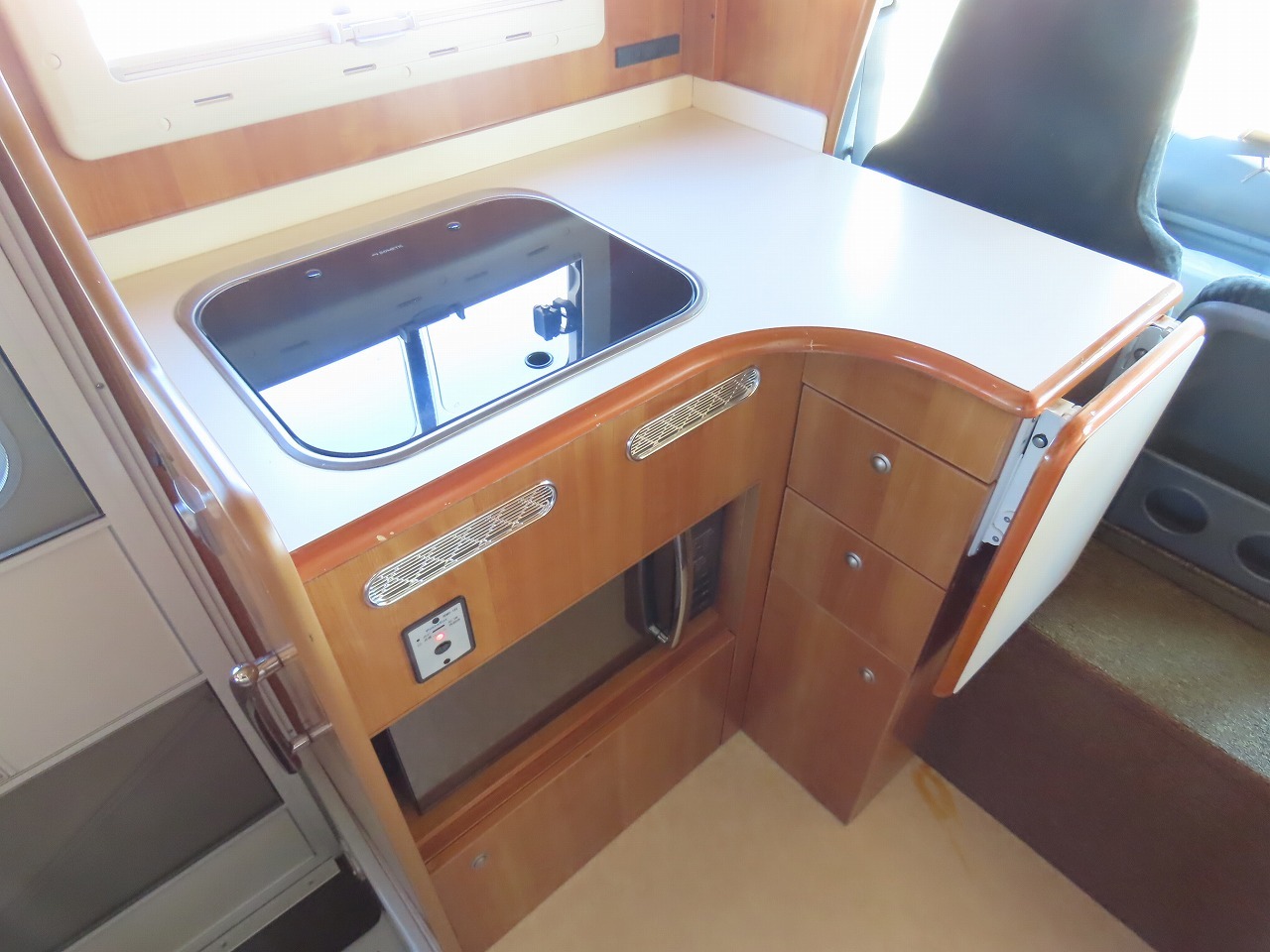 キャンピングカーキャブコン