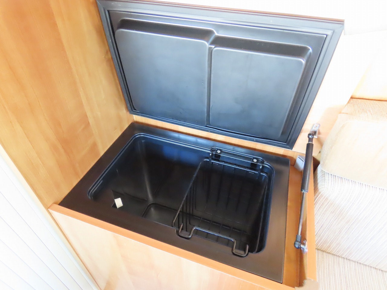 キャンピングカーキャブコン