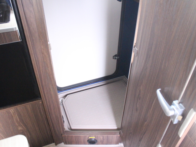 キャンピングカーキャブコン