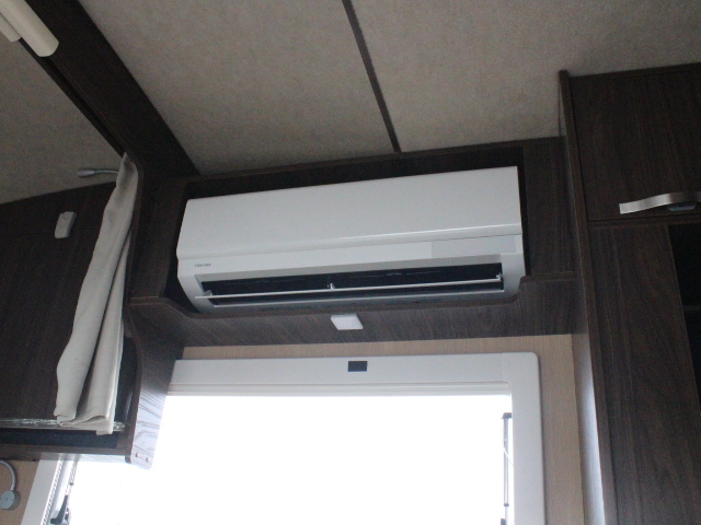 キャンピングカーキャブコン