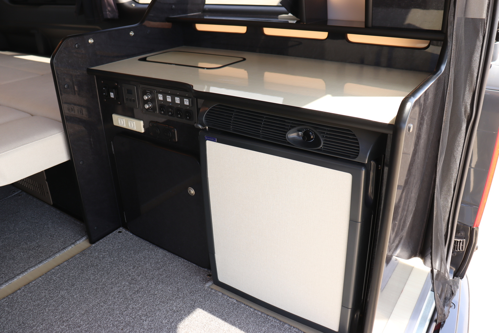 キャンピングカーバンコン