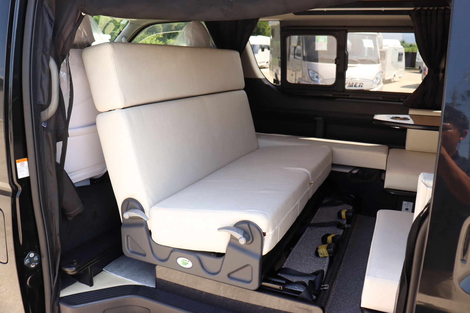 キャンピングカーバンコン