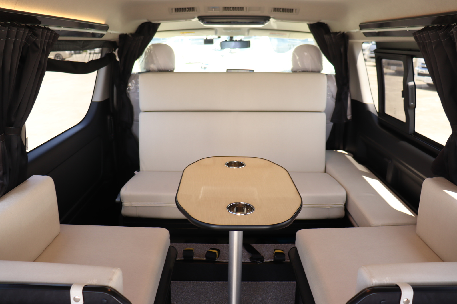 キャンピングカーバンコン