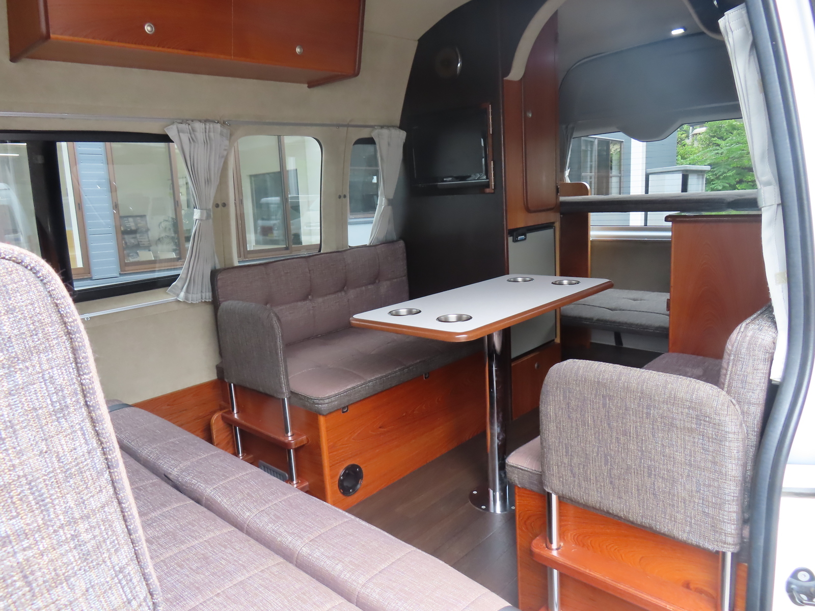 キャンピングカーバンコン