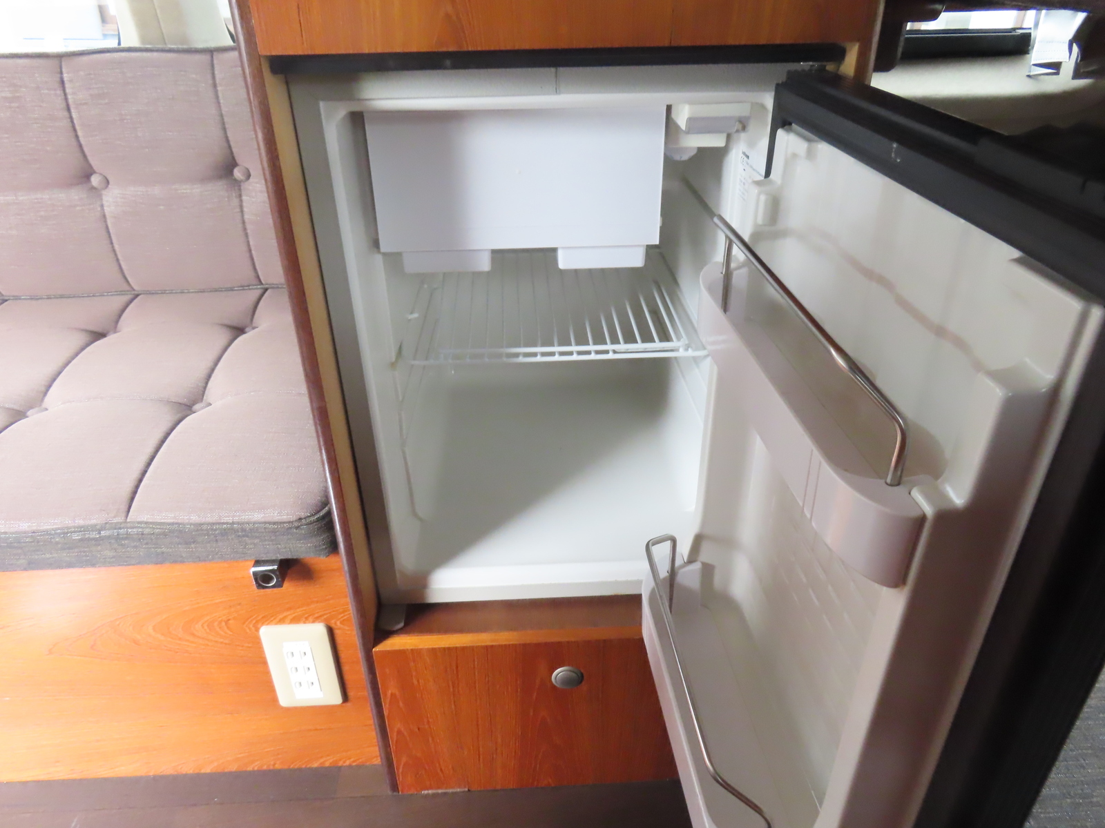 キャンピングカーバンコン