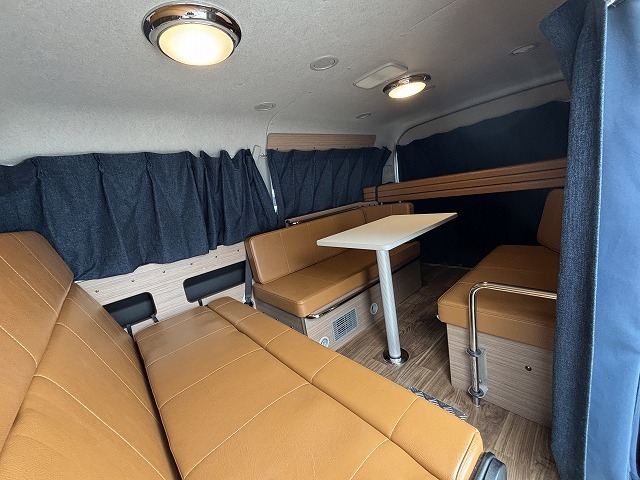 キャンピングカーバンコン