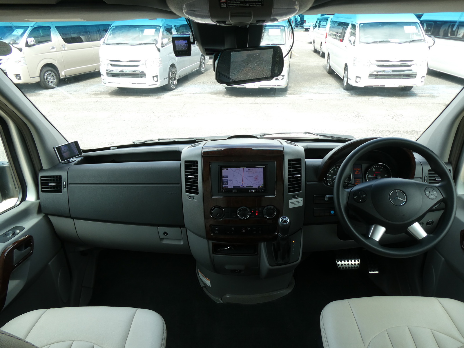 キャンピングカーバンコン