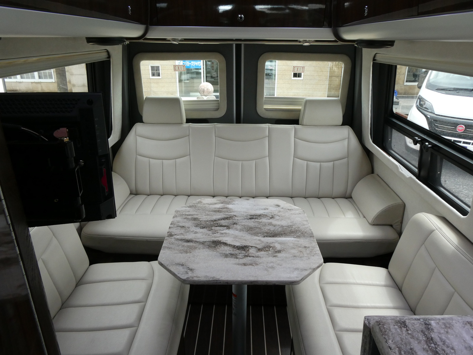 キャンピングカーバンコン