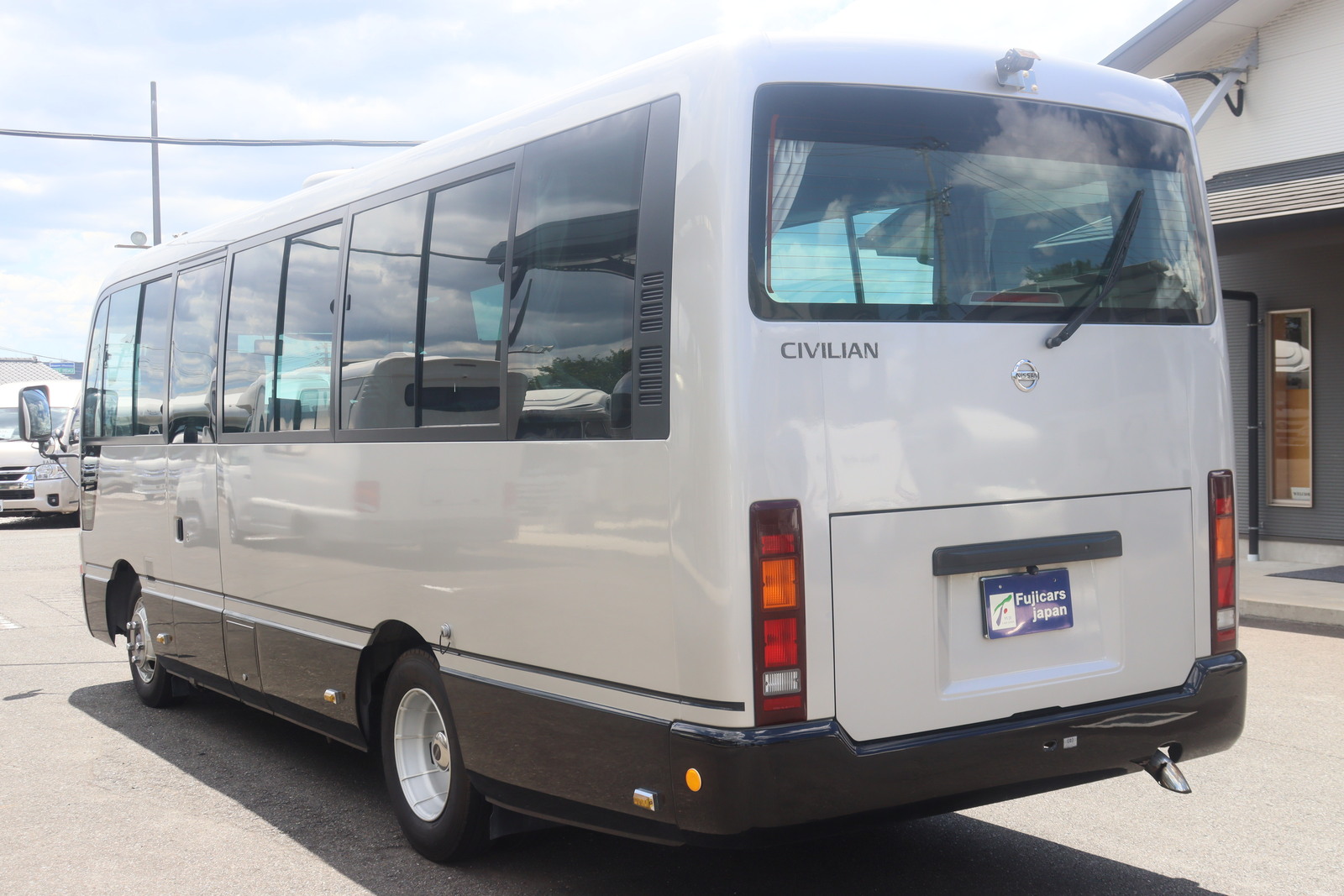 キャンピングカーバスコン