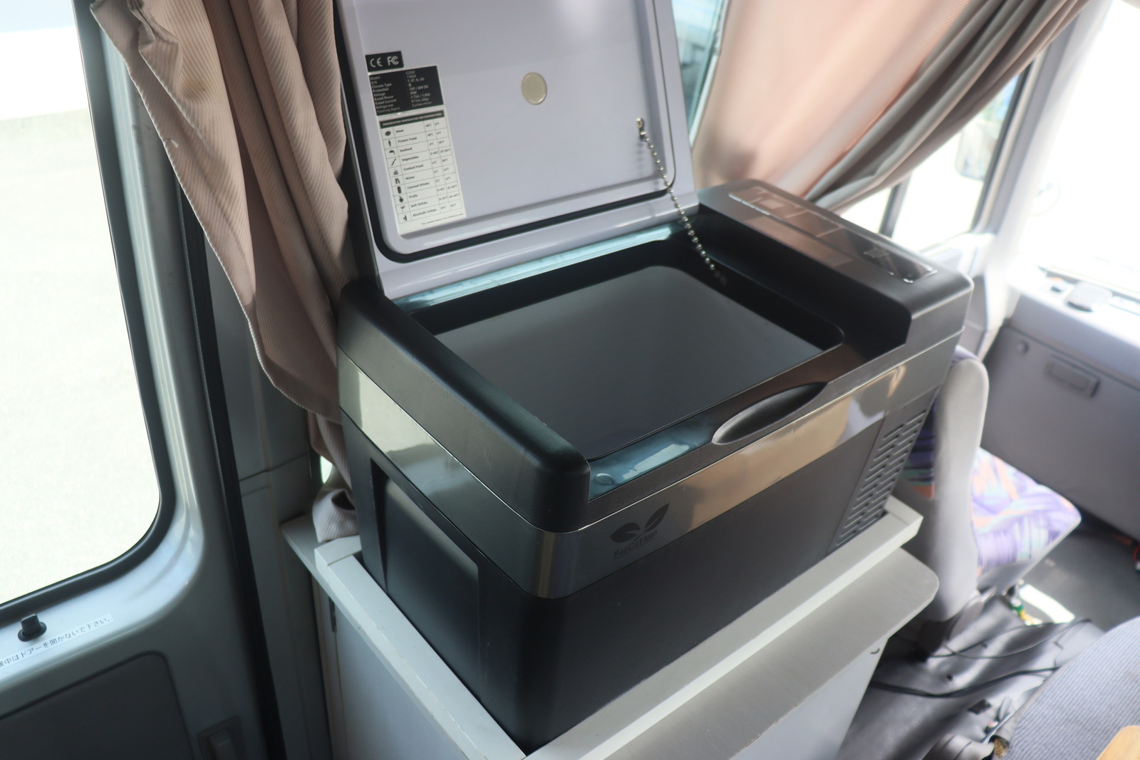 キャンピングカーバスコン