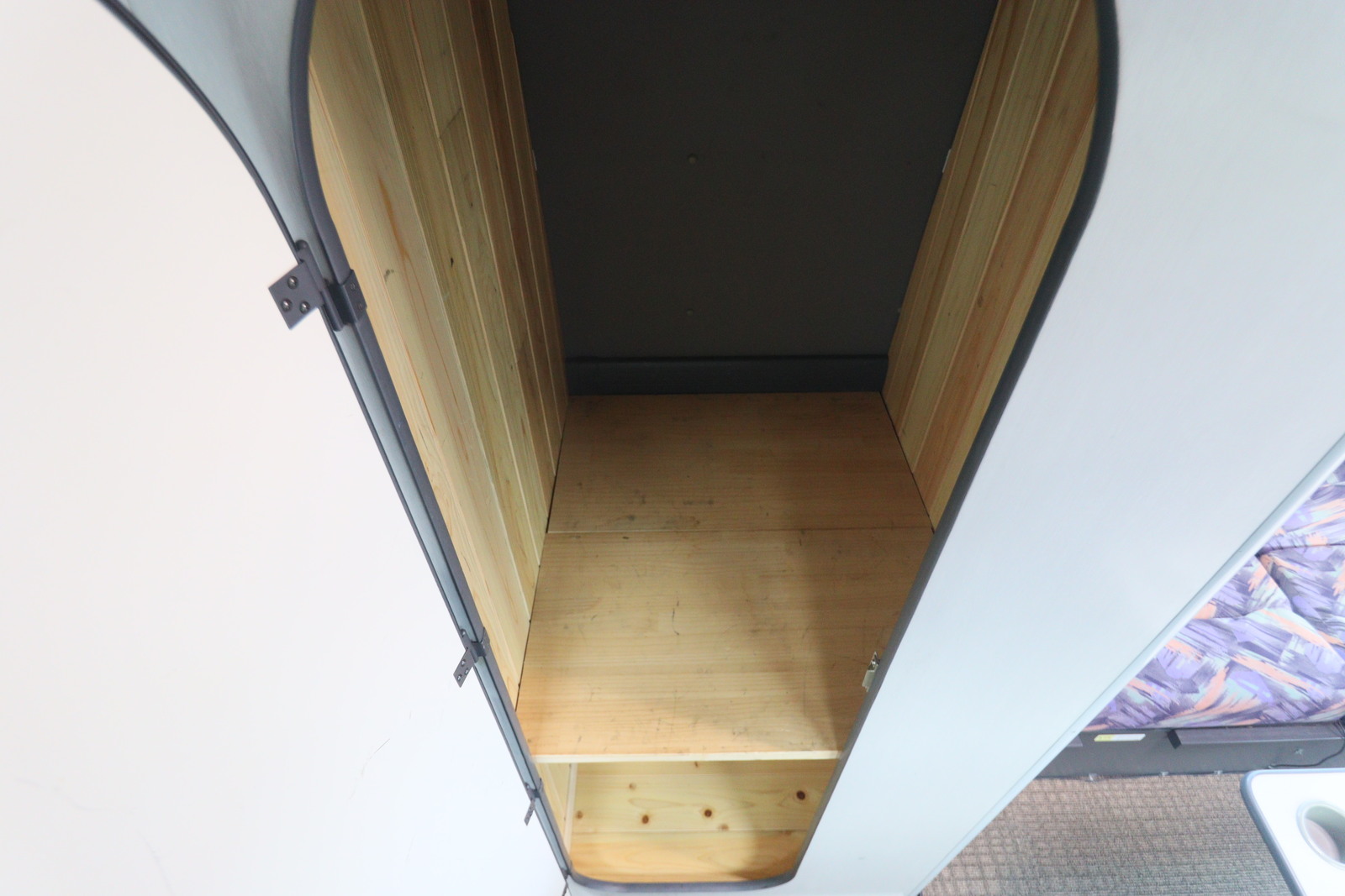 キャンピングカーバスコン