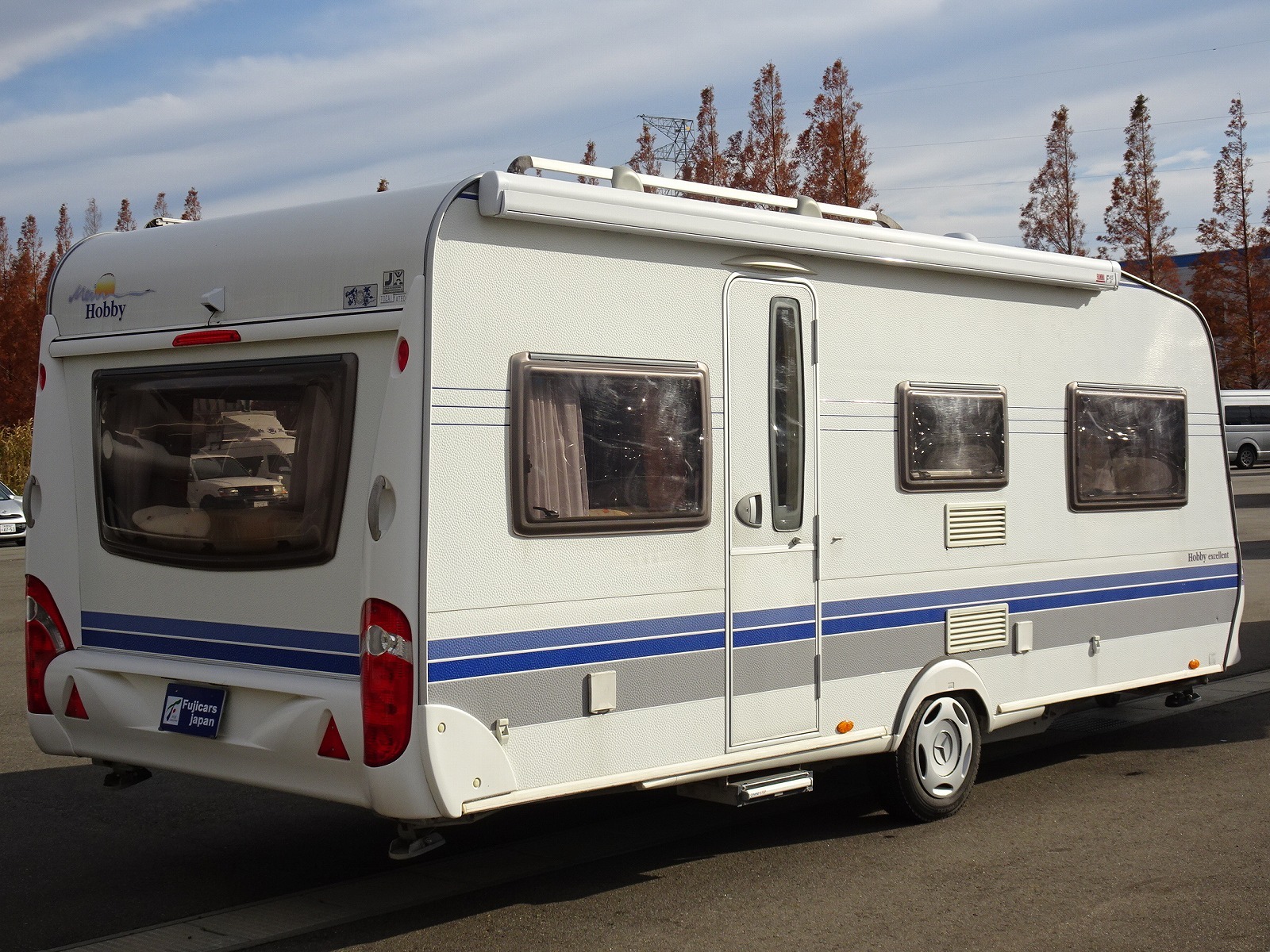 キャンピングカートレーラー