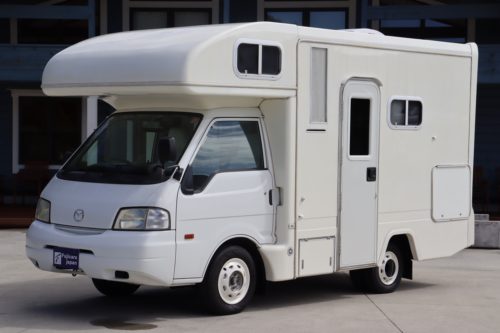 キャンピングカーキャブコン