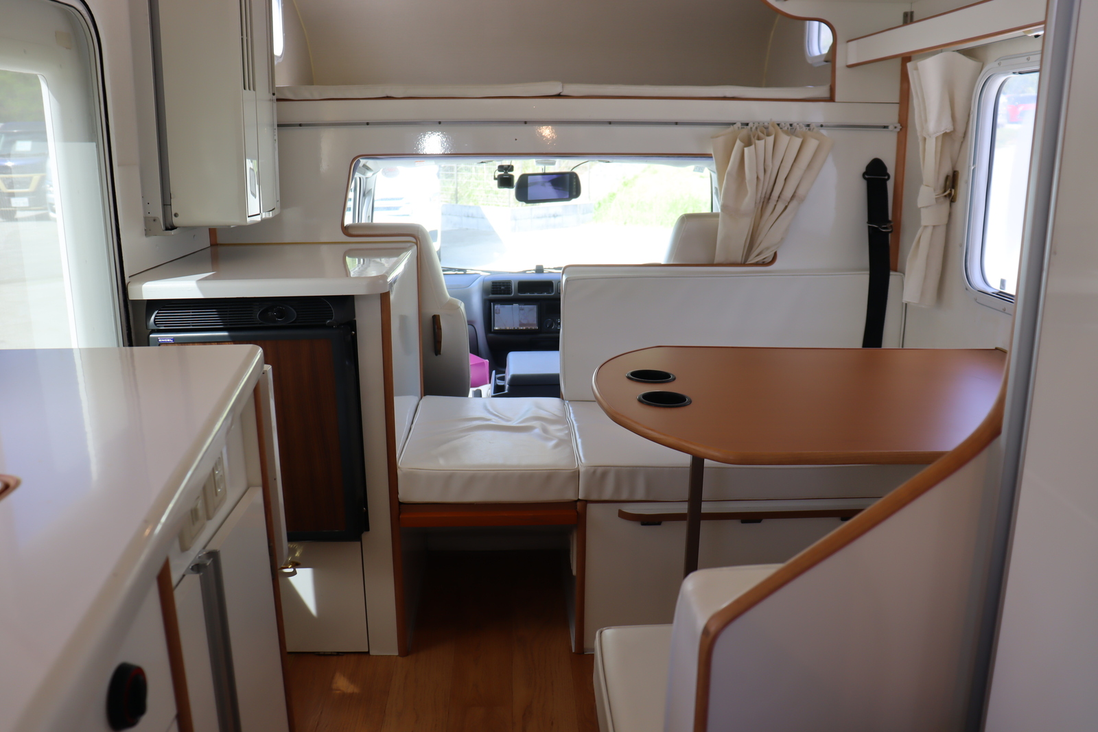 キャンピングカーキャブコン