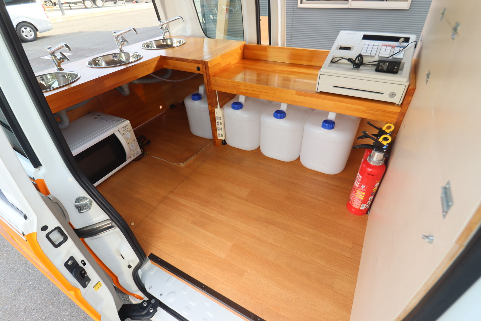 三菱ミニキャブ