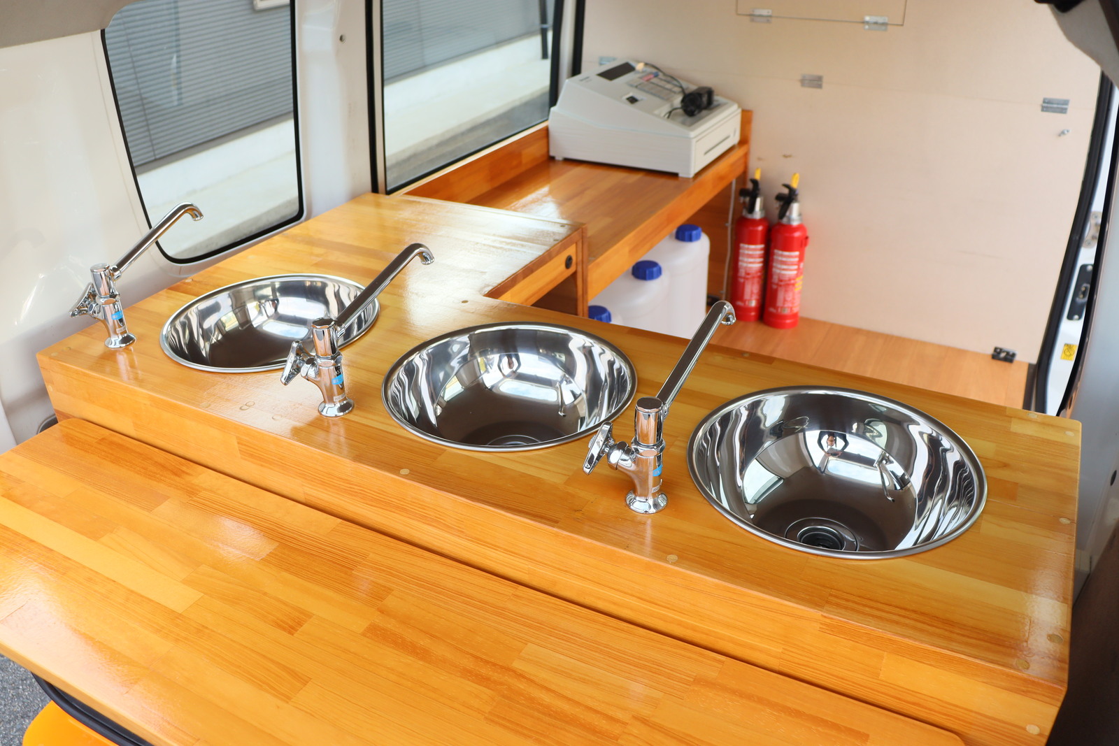 三菱ミニキャブ