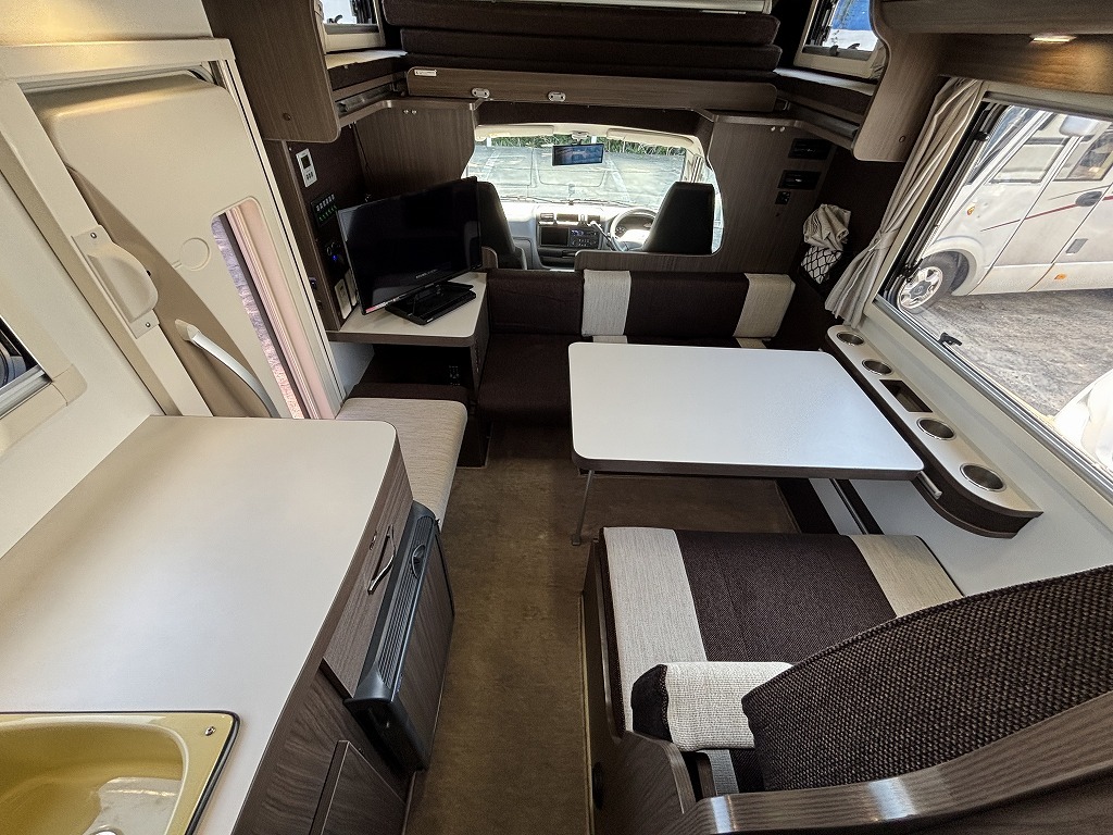 キャンピングカーキャブコン