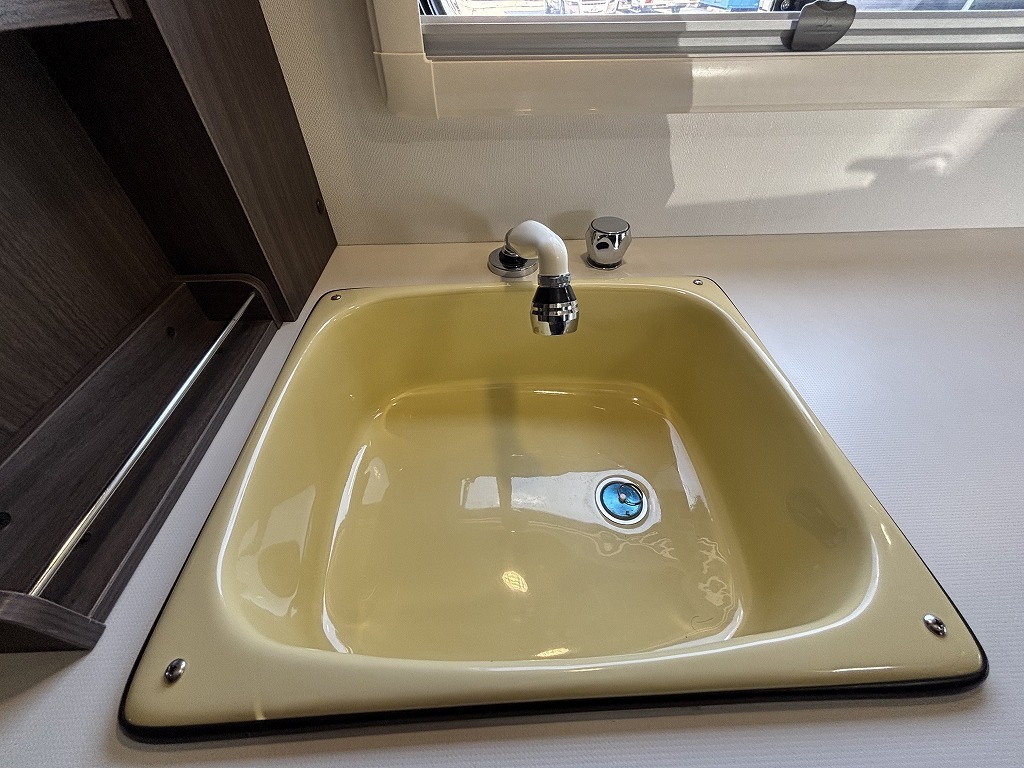 キャンピングカーキャブコン