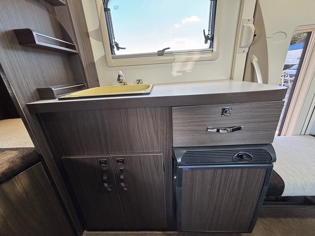 キャンピングカーキャブコン