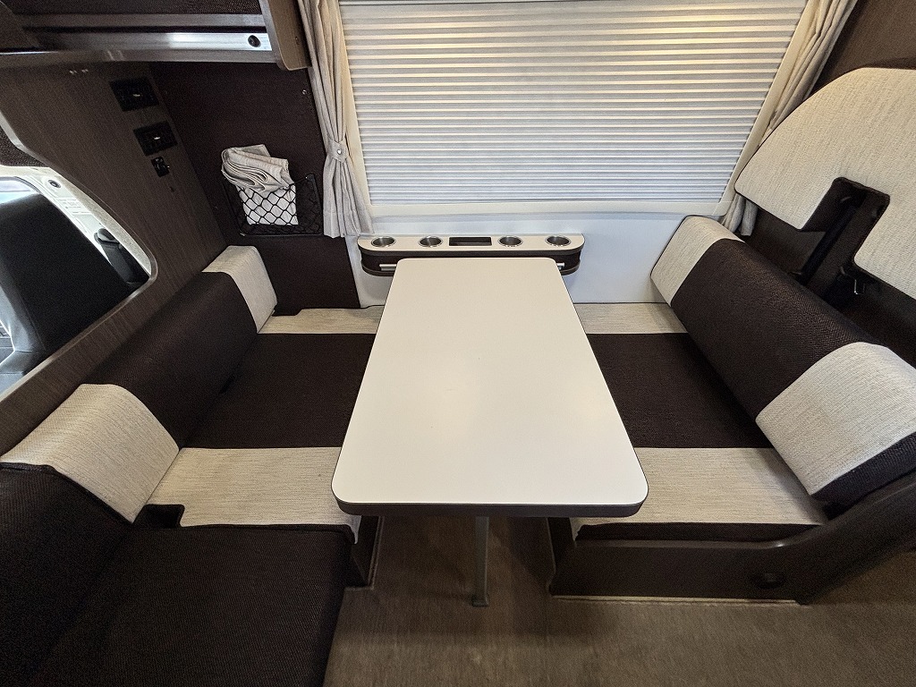 キャンピングカーキャブコン