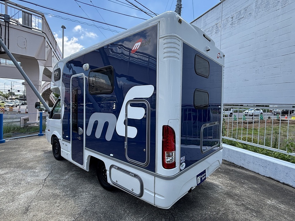 キャンピングカーキャブコン