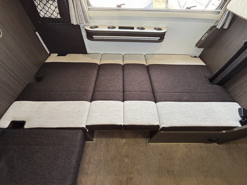 キャンピングカーキャブコン