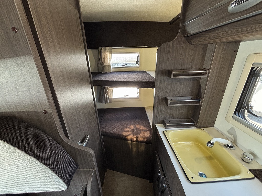 キャンピングカーキャブコン