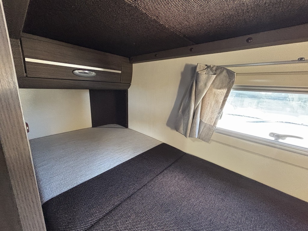 キャンピングカーキャブコン