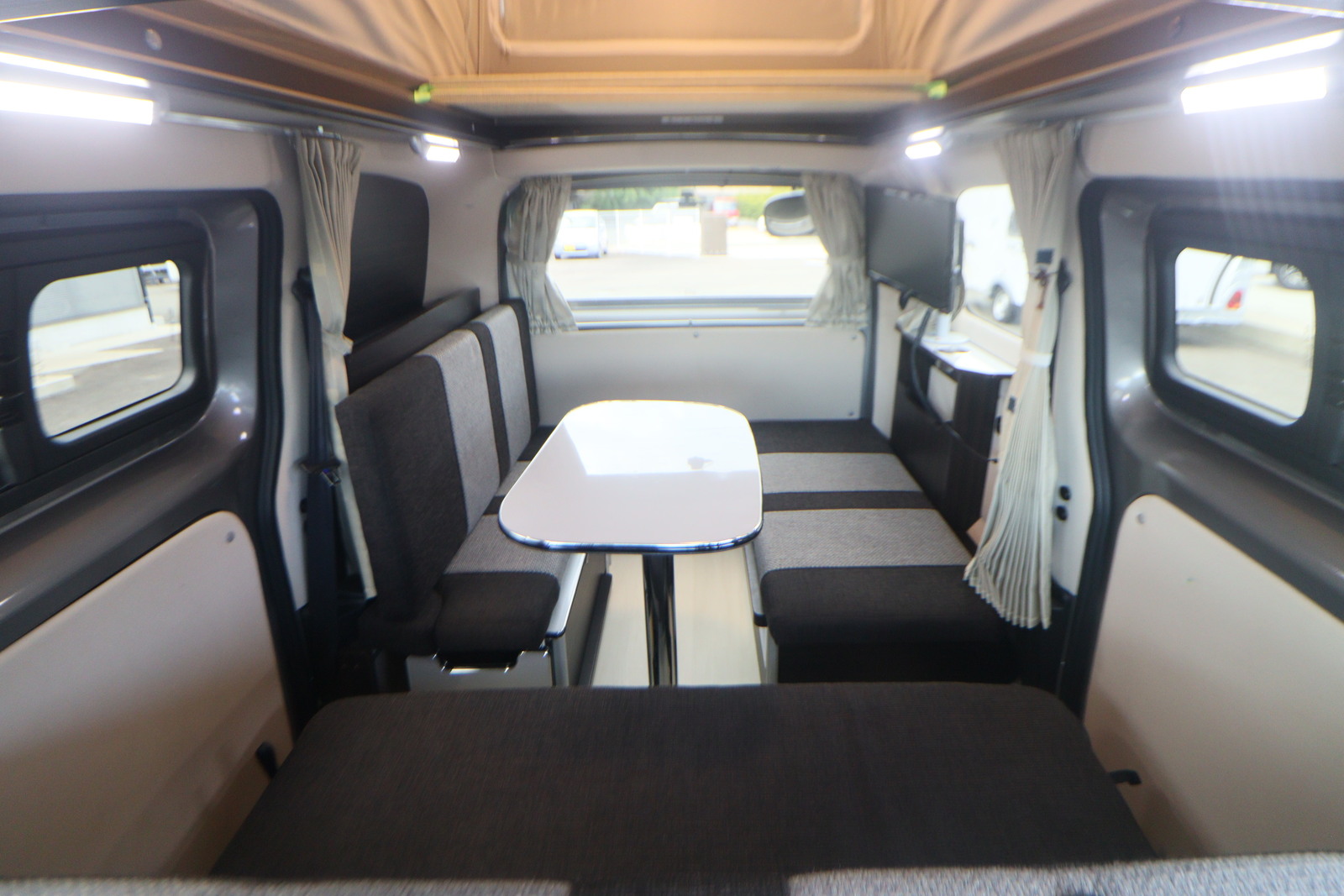 キャンピングカーバンコン