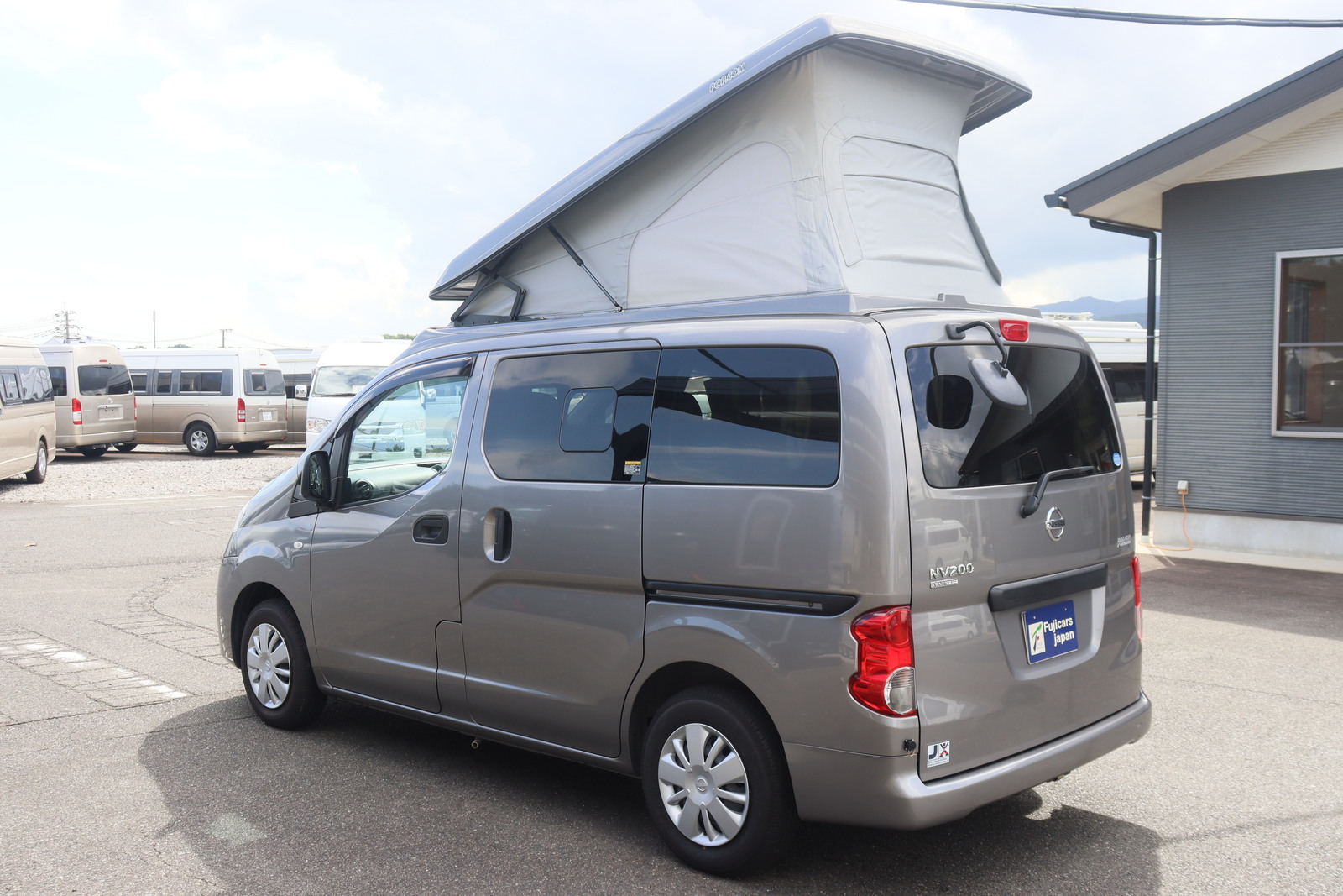 キャンピングカーバンコン