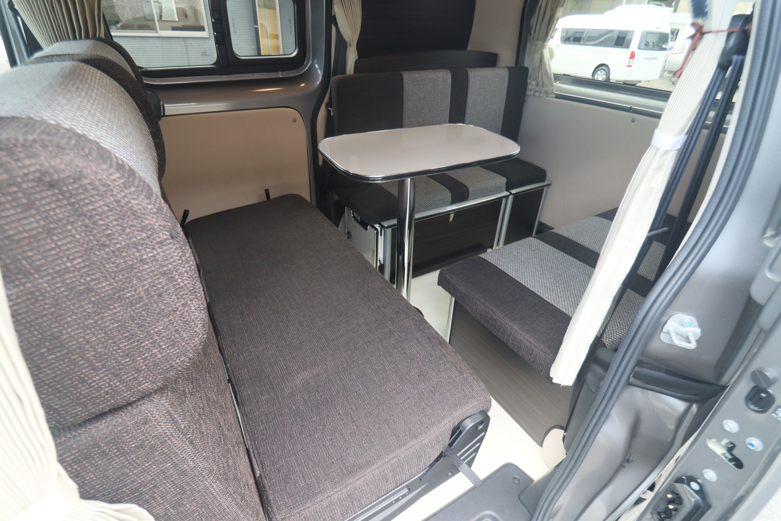 キャンピングカーバンコン