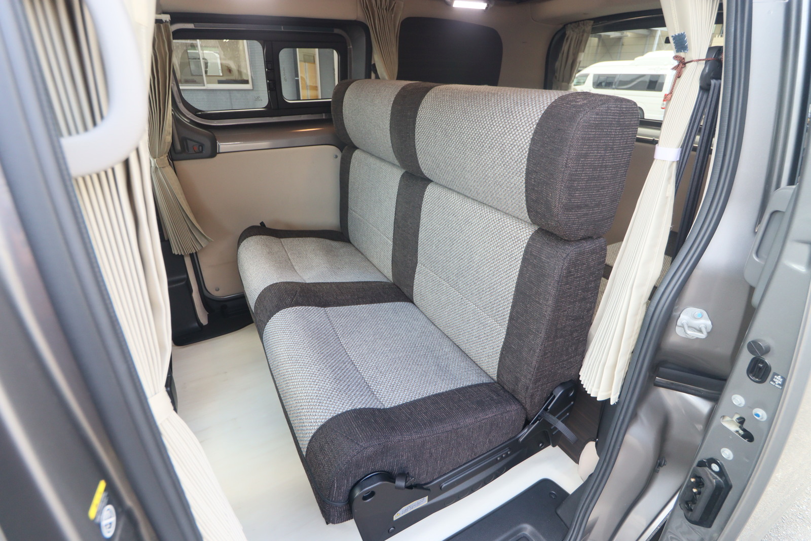 キャンピングカーバンコン