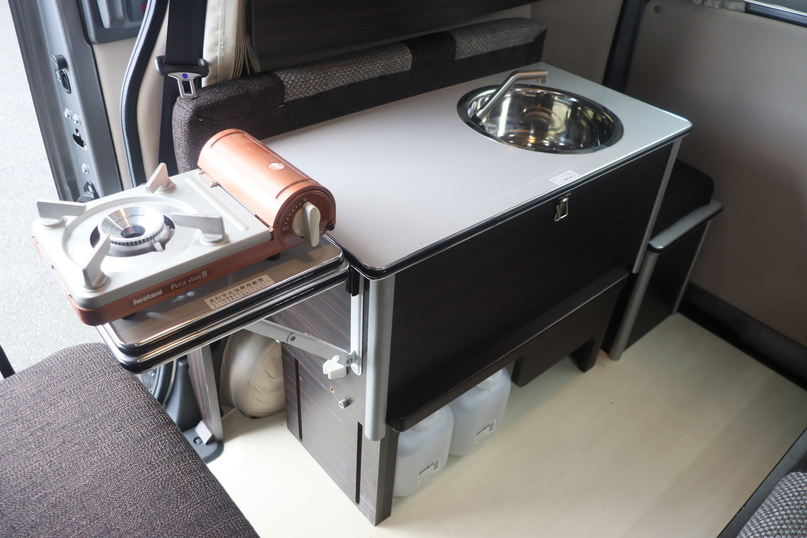 キャンピングカーバンコン