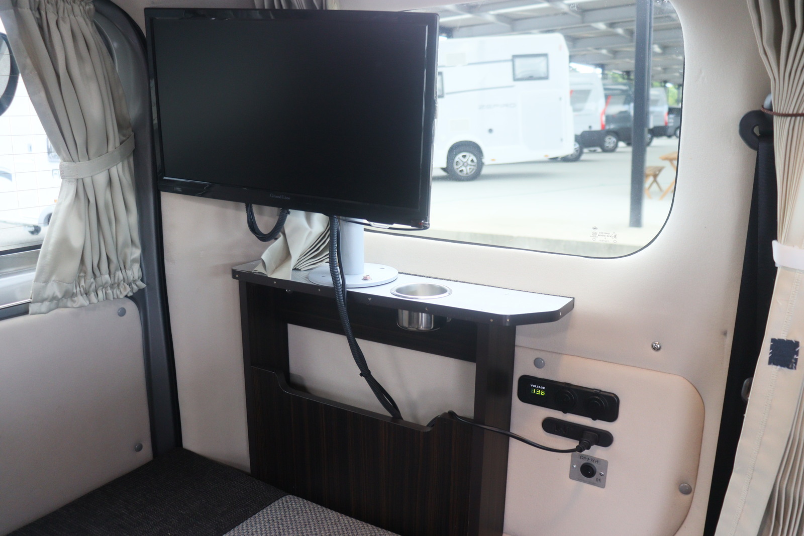 キャンピングカーバンコン