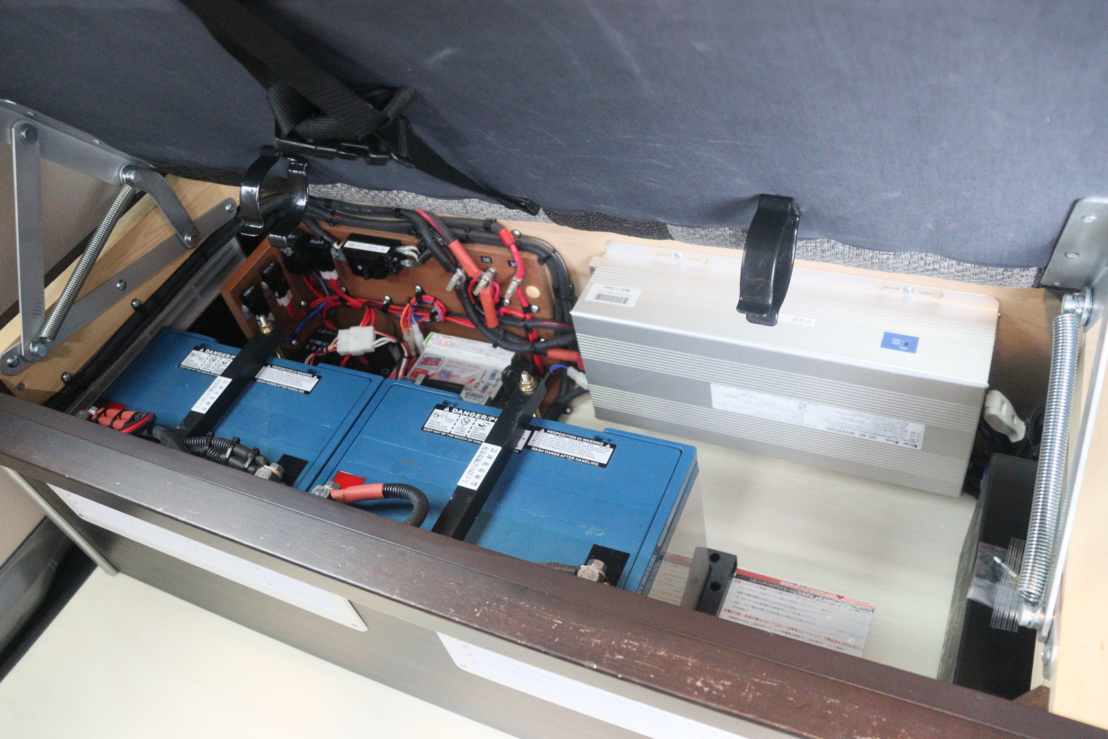 キャンピングカーバンコン