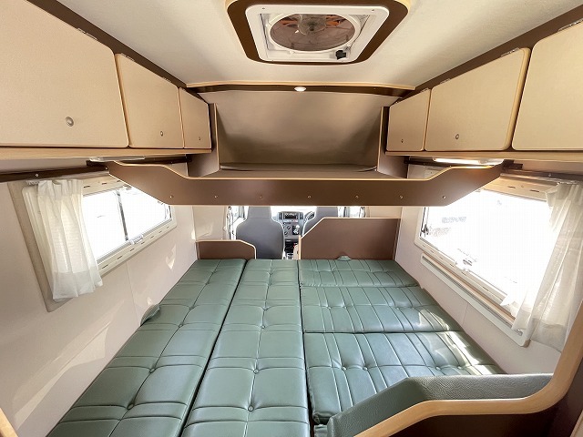 キャンピングカーキャブコン