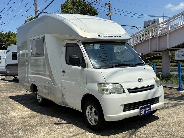 キャンピングカーキャブコン