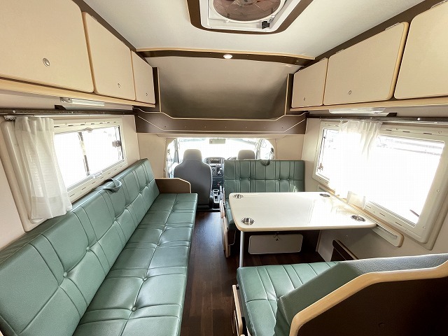 キャンピングカーキャブコン