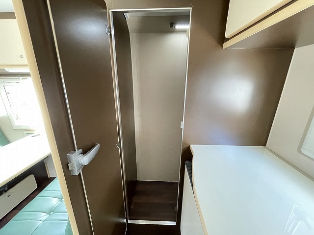 キャンピングカーキャブコン