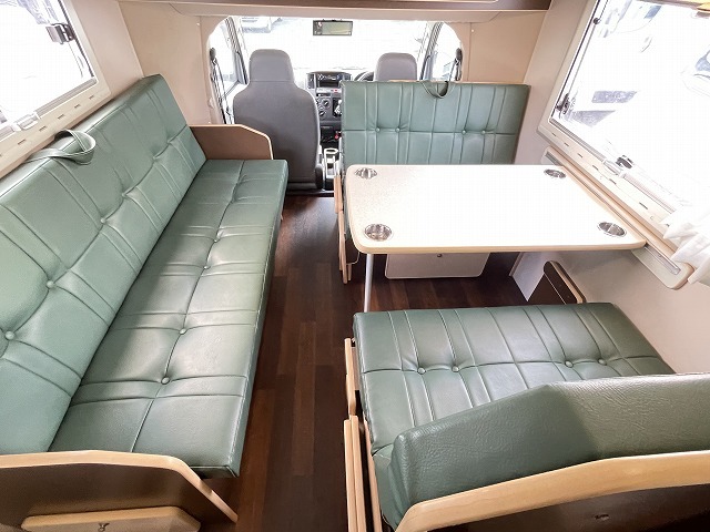 キャンピングカーキャブコン