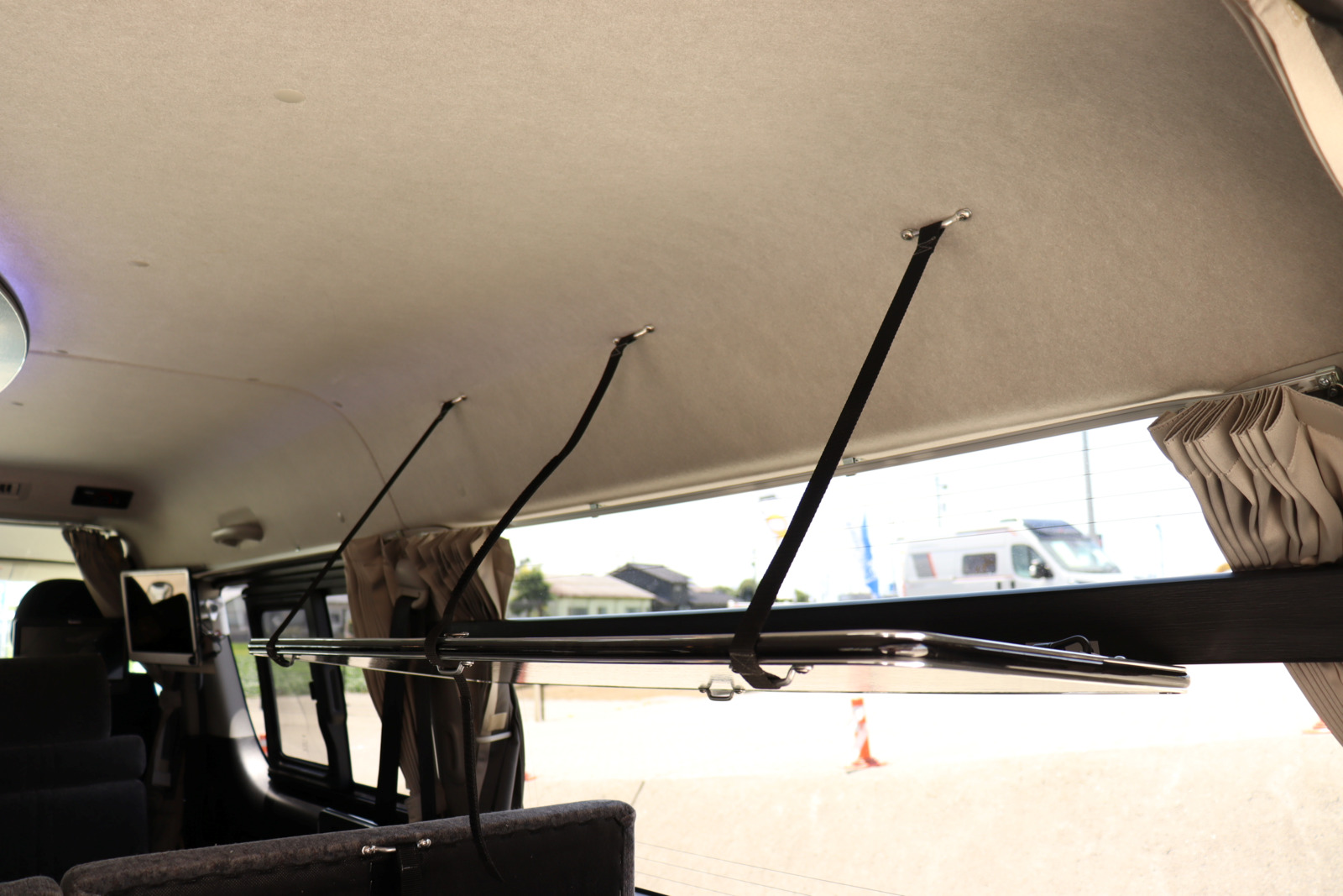 キャンピングカーバンコン