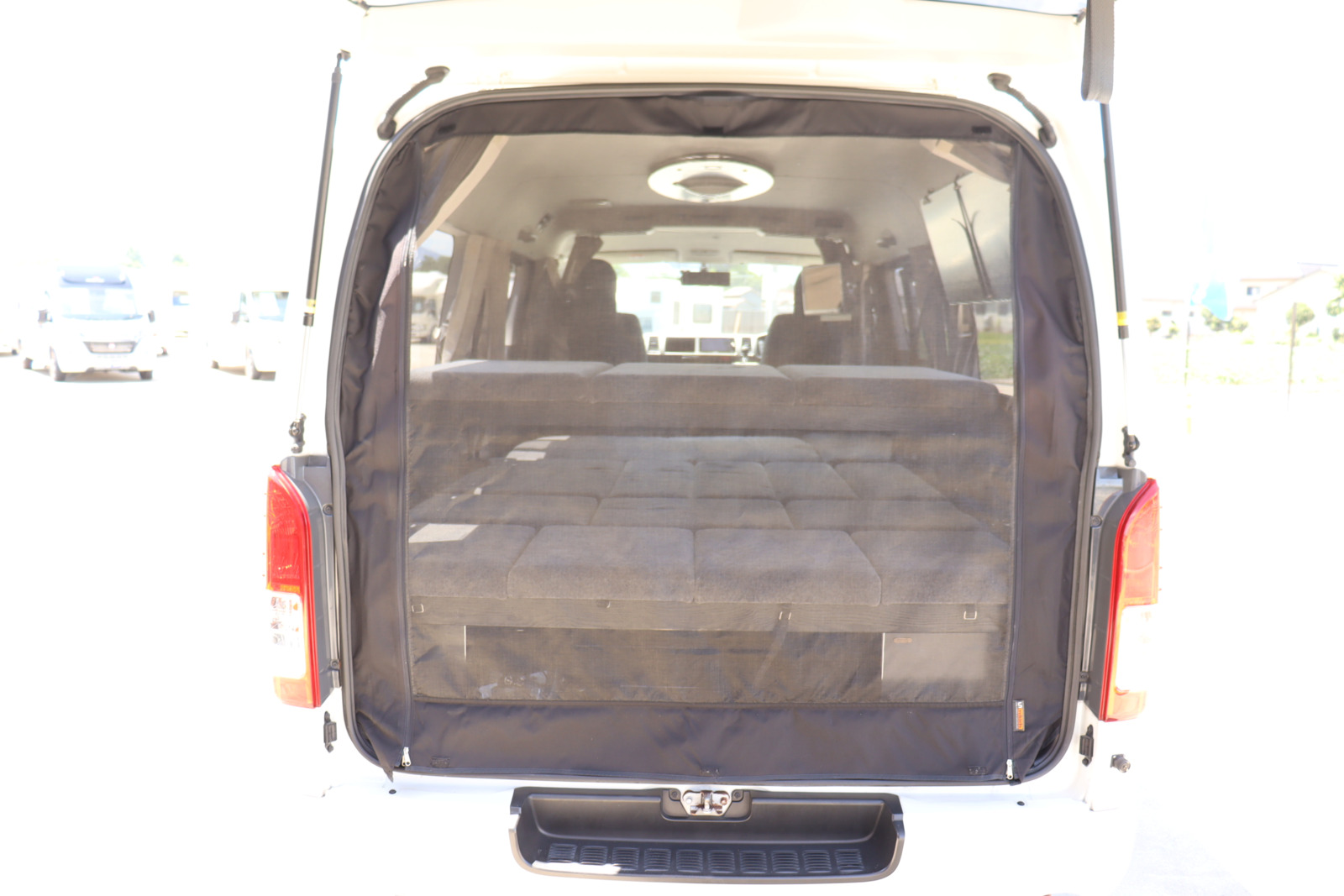 キャンピングカーバンコン