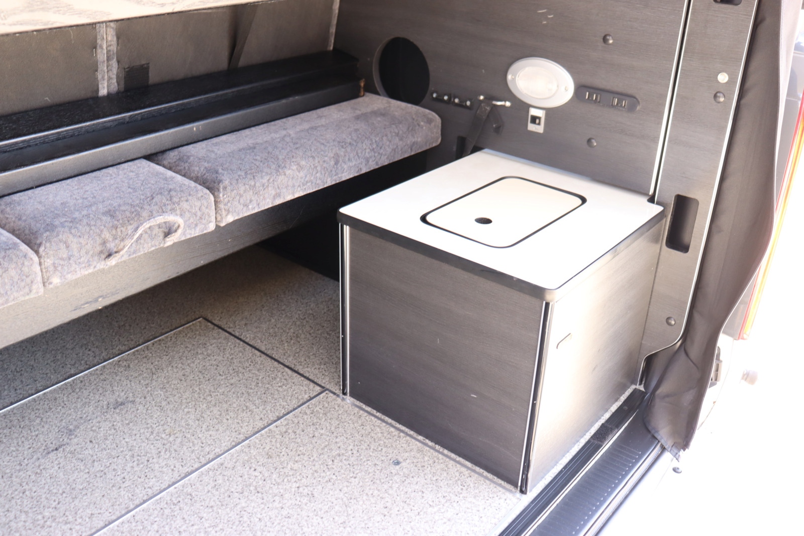 キャンピングカーバンコン