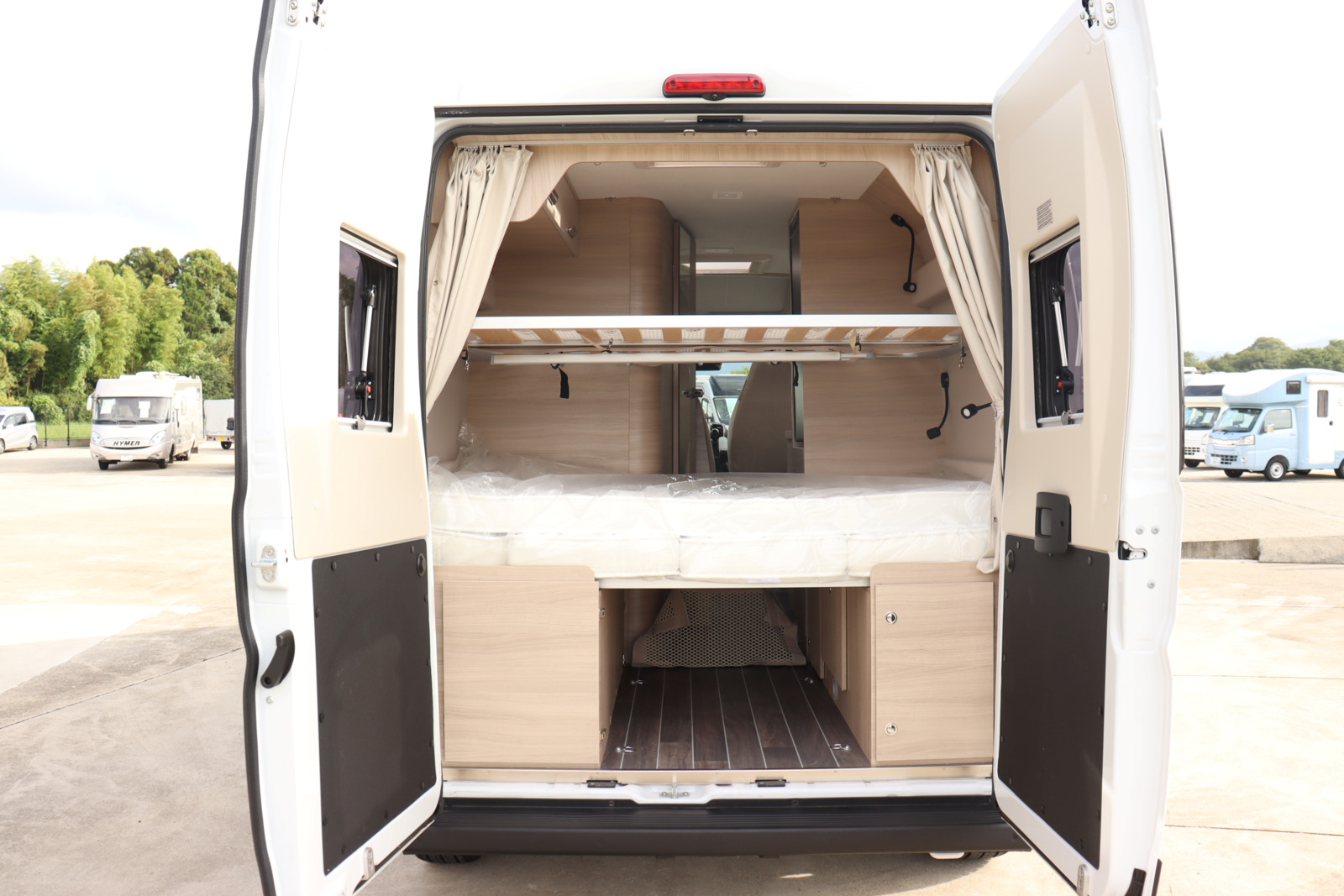 キャンピングカーバンコン