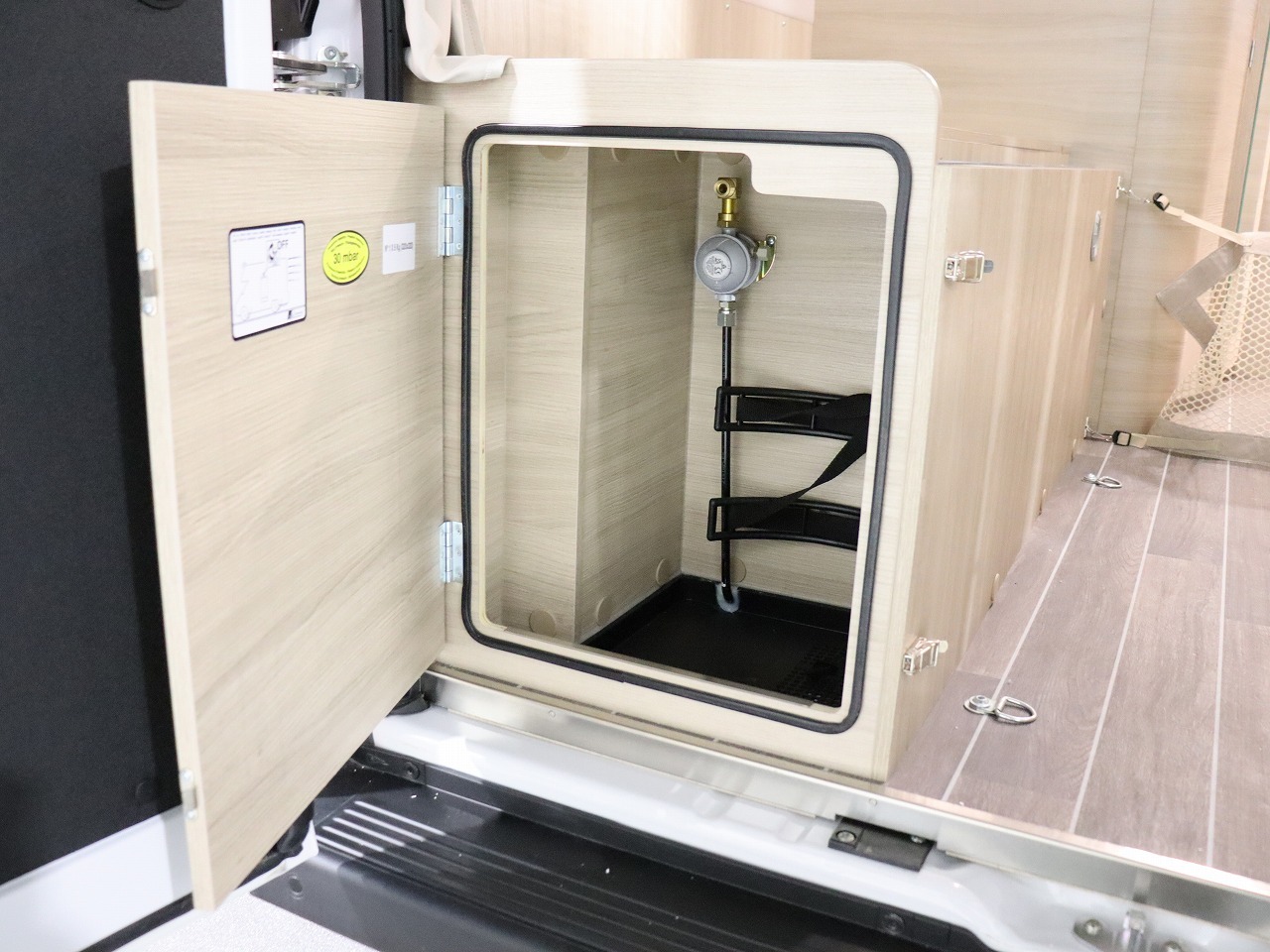 キャンピングカーバンコン