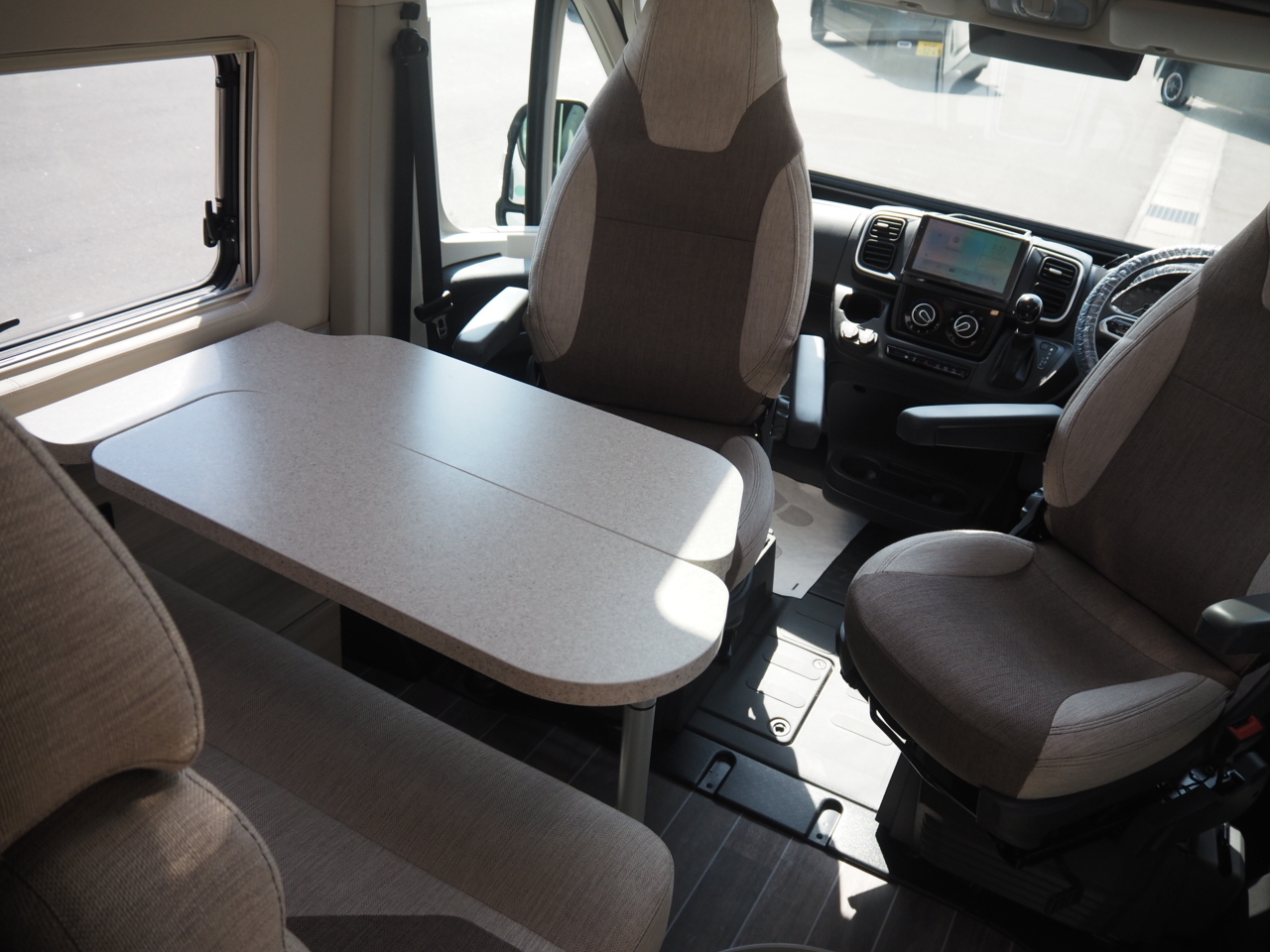 キャンピングカーバンコン