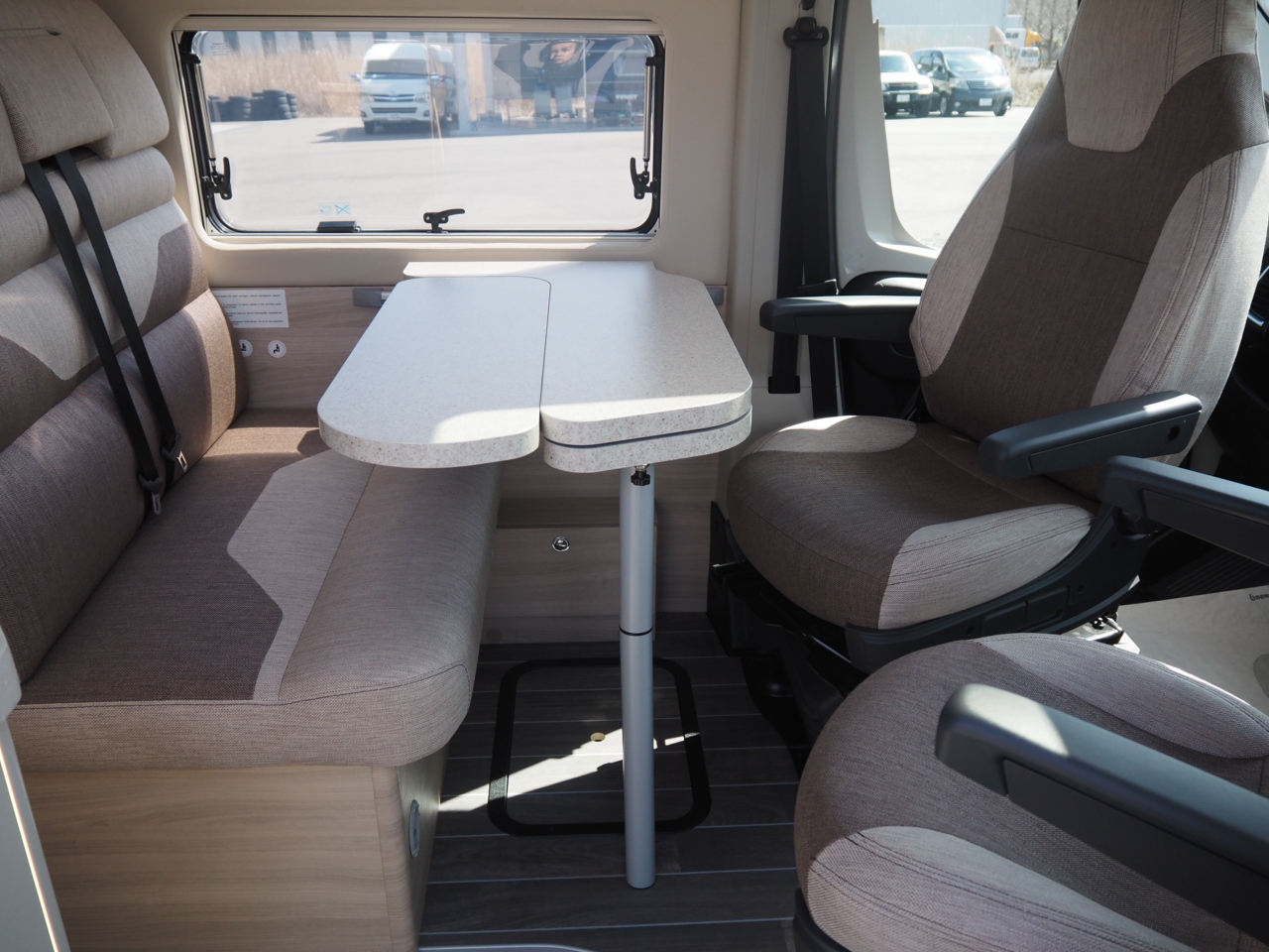 キャンピングカーバンコン